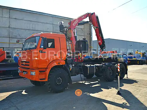 КАМАЗ 43118 тягач с КМУ Fassi F215A.0.22